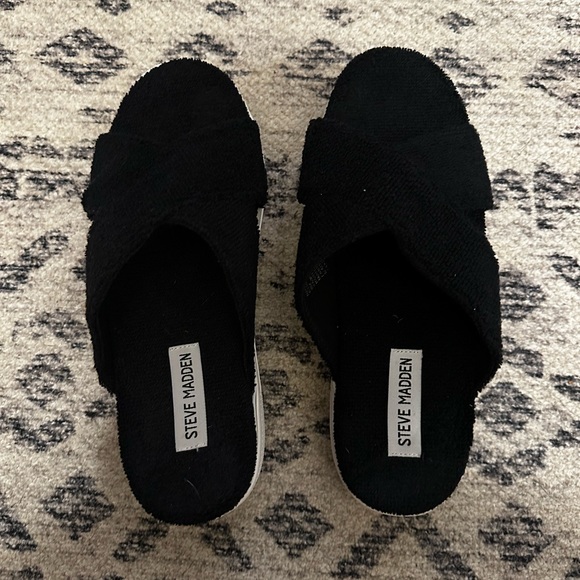 Steve Madden Rotation slides — only worn once - Picture 1 of 5